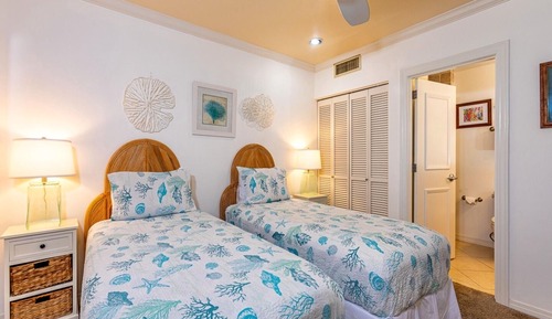 Condo, Beach View (B305)