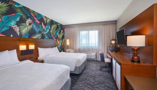 Queen Room with Two Queen Beds - Hearing Accessible