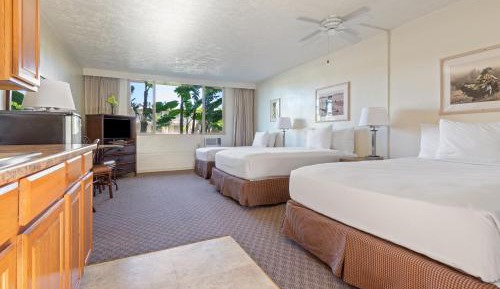  Poolside Three Beds 