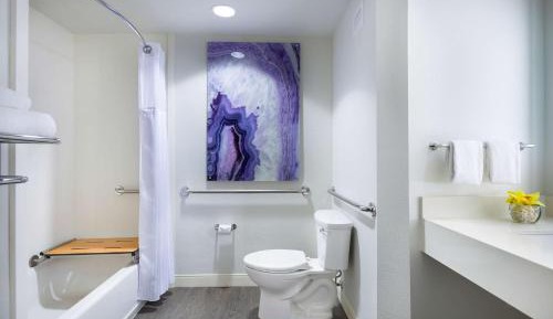 Queen Room with Two Queen Beds - Mobility Access