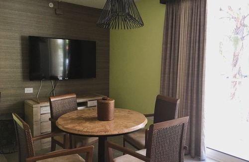 Diamond Head - Kapahulu - St. Louis Hotel | Kaimana Beach Hotel