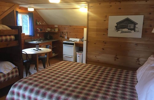Stratton Hotel | Mountain View Motel & Campground