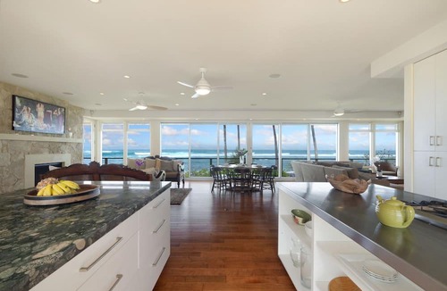Wainiha House | Beachfront Luxury Dream House with A/C & Gym!