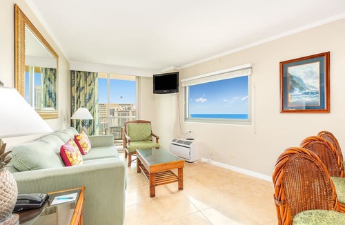 Waikiki Hotel | Luana Waikiki Hotel & Suites