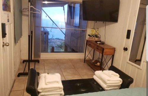 Opihihale House | Plumeria Grove Cottage