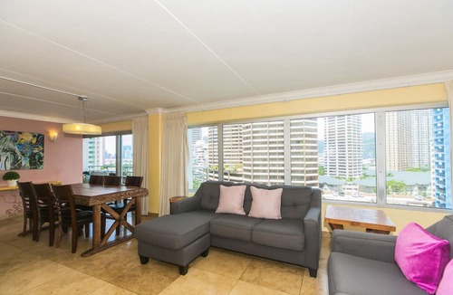 Waikiki Condo | Beautifully Remodeled 2 Bedroom Waikiki Condo - Sleeps 6!