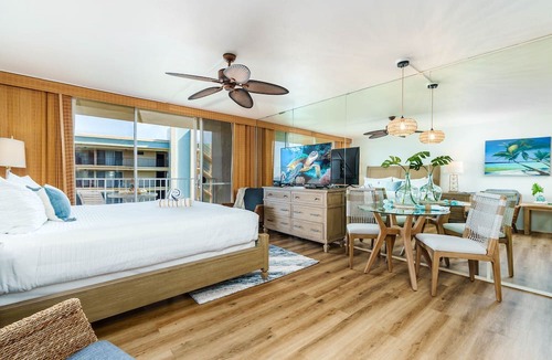 Kahana Condo | Royal Kahana 702 Studio Bedroom Condo by RedAwning