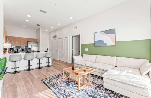 Florida Center Apartment | Riviere 3BR Apartment Stylish King Family Pets Friendly Pool & Gym Near Epic UniverseOpens