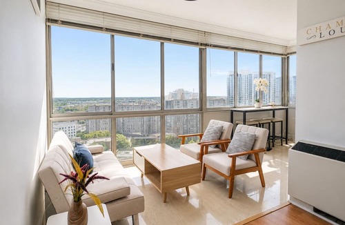Downtown Atlanta Apartment | The ATL Sky Suite High-Floor 3BR Downtown Penthouse Stunning City Views
