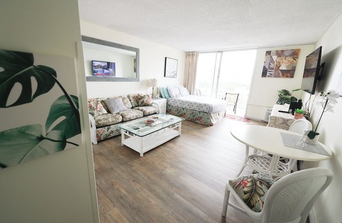 Waikiki Condo | 16 GUESTS , 4 X ❤️AWESOME STUDIOS❤️ , FREE PARKING, 5MIN TO OCEAN