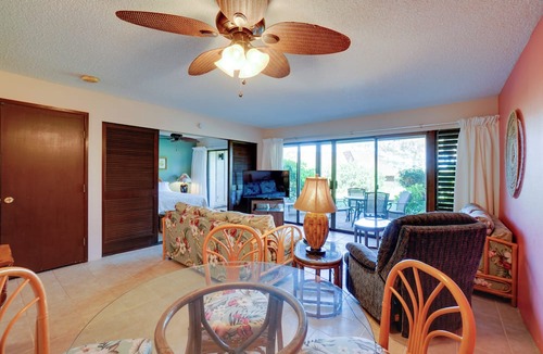 Maunaloa Condo | Pool Access, Walk to Kepuhi Beach: Tranquil Escape