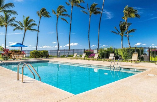 Kaunakakai Condo | 2BR Ocean View w/Lanai and Kitchen - Molokai Shores 217