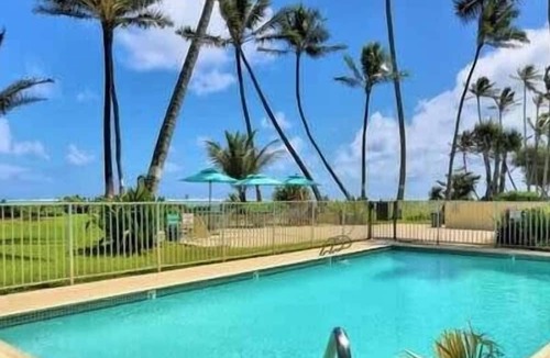 Punaluu Condo | Beachfront Condo with Amazing View