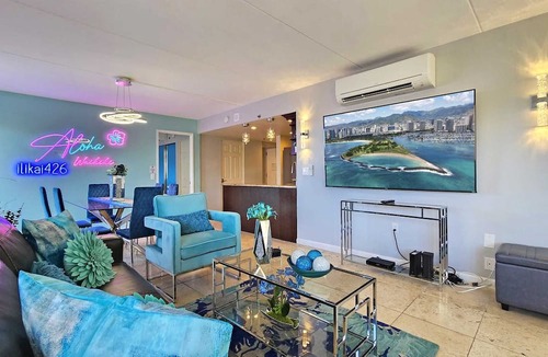 Waikiki Condo | Ilikai 426 2 Bedroom Ocean/Pool Views - 1 K, 2 Full and 2 Q Sofa Beds