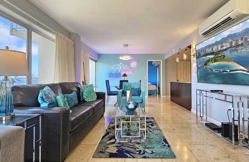 Waikiki Condo | Ilikai 426 2 Bedroom Ocean/Pool Views - 1 K, 2 Full and 2 Q Sofa Beds