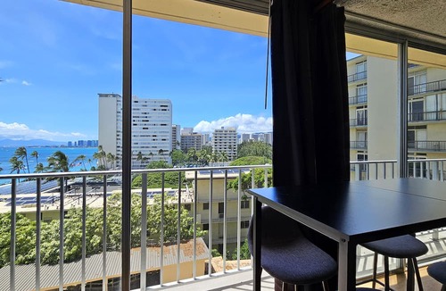 Diamond Head - Kapahulu - St. Louis Apartment | 9th Floor Studio Apt, Full kitchen & Insane views!