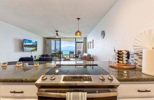 Kahana Condo | Perch - Seaside Serenity: Oceanfront 1BR Suite