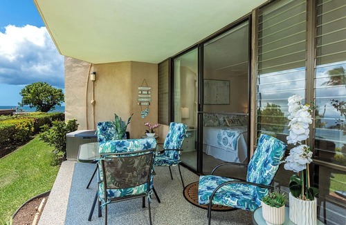 Maalaea Condo | Oceanfront 2BR condo w/lanai and pool access