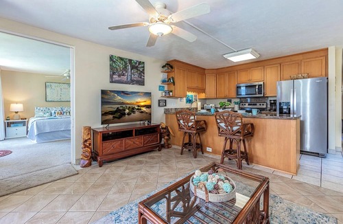 Maalaea Condo | Oceanfront 2BR condo w/lanai and pool access