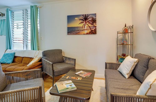 Waialua Condo | Surfer's Paradise: Waialua Condo Steps to Beach!