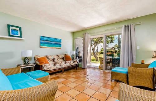 Ualapue Apartment | Dreamy oceanfront resort condo with pool, tennis courts, & beach access