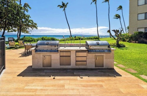 Maalaea Condo | Beachfront ocean View Condo With Unobstructed Ocean Views. 5 star reviews *