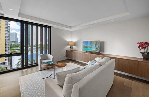 Ala Moana Condo | Ocean-City Exclusive Park Lane Condo by the Beach w/Fabulous Amenities