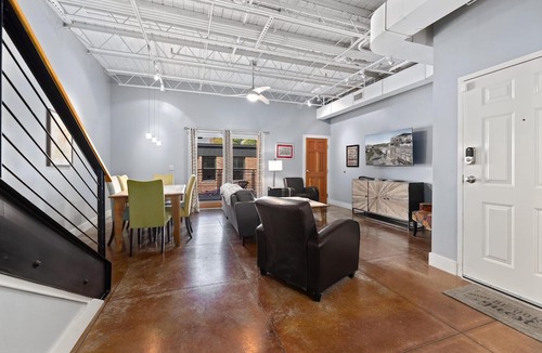 Fayetteville Condo | Razorback Retreat on Dickson Street