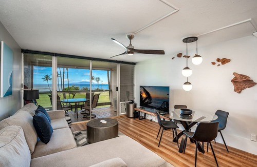 Kihei Condo | Leinaala Oceanfront #304 Oceanfront Condo with Panoramic Ocean Views! A/C