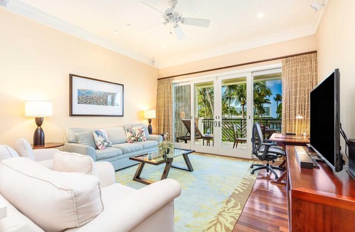 Kahuku Condo | Turtle Bay Villas 311 by Gather: Beachfront w/Shared Pool/Spa/AC