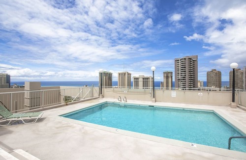 Waikiki Condo | Renovated 1 Bedroom W/Stunning Views, Parking, & Central Air