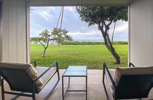 Ualapue Condo | High-End Resort Condo Nestled on Molokai Shoreline