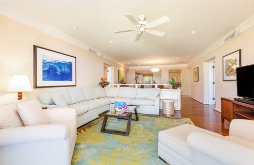 Kahuku Condo | Turtle Bay Villas 201 by Gather: Beachfront w/Shared Pool, Spa/AC