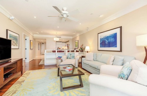 Kahuku Condo | Turtle Bay Villas 308 by Gather: Beachfront w/Shared Pool/Spa/AC