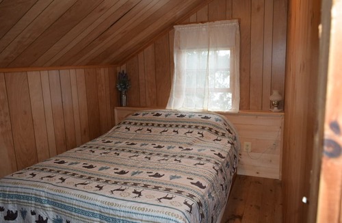 Fayette Cabin | Authentic Maine Cabin on Echo Lake Waterfront property