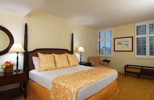 Waikiki Condo | Hilton Hawaiian Village Lagoon Tower:Two bedroom suite at a perfect beach resort