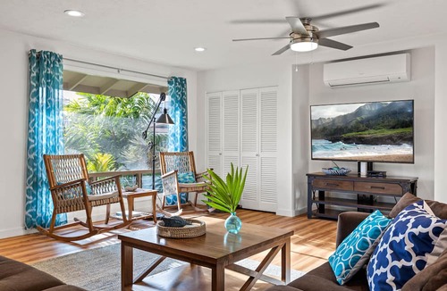Waialua House | Perfect Family Beach House. Walk out gate to Amazing Beach.