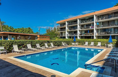 Kihei Condo | Maui Parkshore #412 Ocean View in the Heart of Kihei, Walk to Kamaole Beach