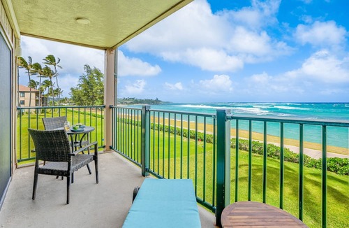 Kapaa Condo | Oceanfront condo with balcony, great view, pool, hot tub - 50 ft to beach