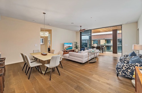 Ala Moana Condo | Luxurious Ocean & Sunset Views Condo at Park Lane w/Luxury Building Amenities