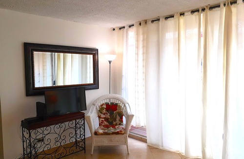 Waikiki Apartment | ~Waikiki~ LOWEST RATES IN AREA ~ 2 Bedroom ~ Fully Furn ~ Blocks to Beach ~
