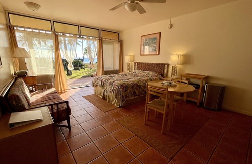 Maunaloa Condo | Ocean View Condo in Kepuhi Beach, Molokai Island. Great Value.