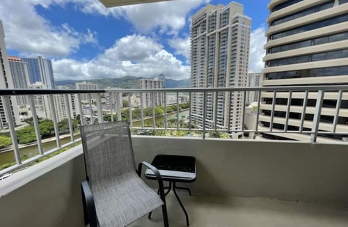 Waikiki Condo | Penthouse Studio in Waikiki - 25% Off Monthly Stays!