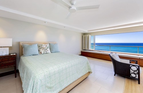 Diamond Head - Kapahulu - St. Louis Condo | Welcome to Colony Surf #1101. A Beautiful Oceanfront Condo On The Beach!