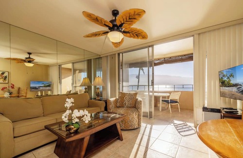 Maalaea Condo | Oceanfront Island Sands 310 Charming Maalaea Bay Condo at Incredible Value