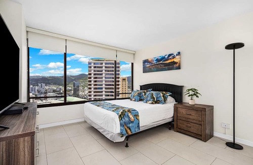Waikiki Condo | Monthly Discovery Bay 3717 Mountain/City Views 2 Bd 1Ba 2 Queen Beds