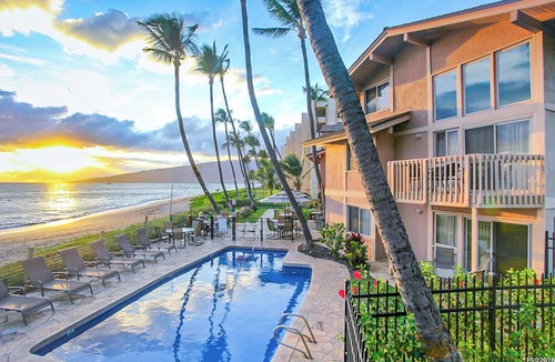 Kihei Condo | OCEANFRONT RESORT- Whale Season- 2 Bed/2 Bath Kihei Sands Beachfront Condo-B7