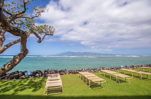 Kahana Condo | Private Oceanfront lanai with front row sea views