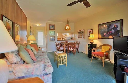 Honokowai Condo | See Maui on a Budget. Stay at Honokowai Palms Across from the Ocean!