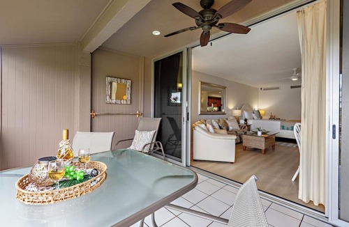 Kaanapali Condo | Fully Remodel 5 Star, Walk to Kaanapali Beach, Jacuzzi, Beach Cabana